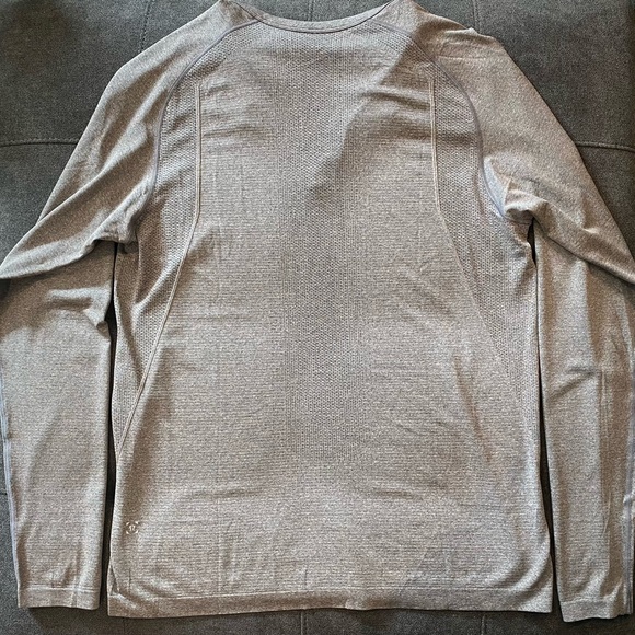 Mens Lululemon Grey long sleeve - Picture 2 of 3